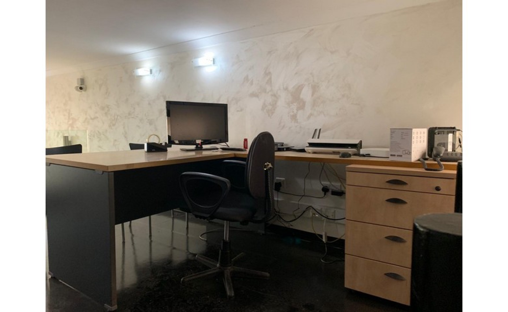 Shops for rent Malta: 45sqm commercial premises to let in Valletta