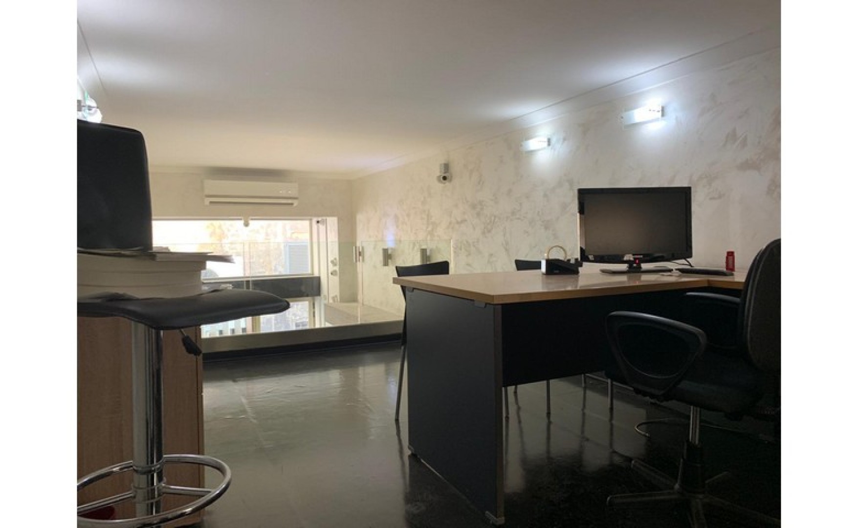 Shops for rent Malta: 45sqm commercial premises to let in Valletta