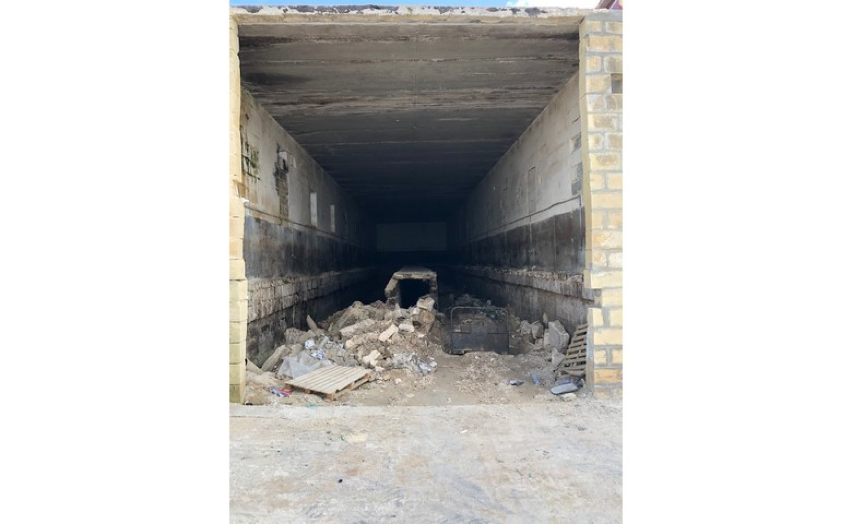 Real estate Malta: New Mriehel 330 - 400sqm warehouse for rent with permits