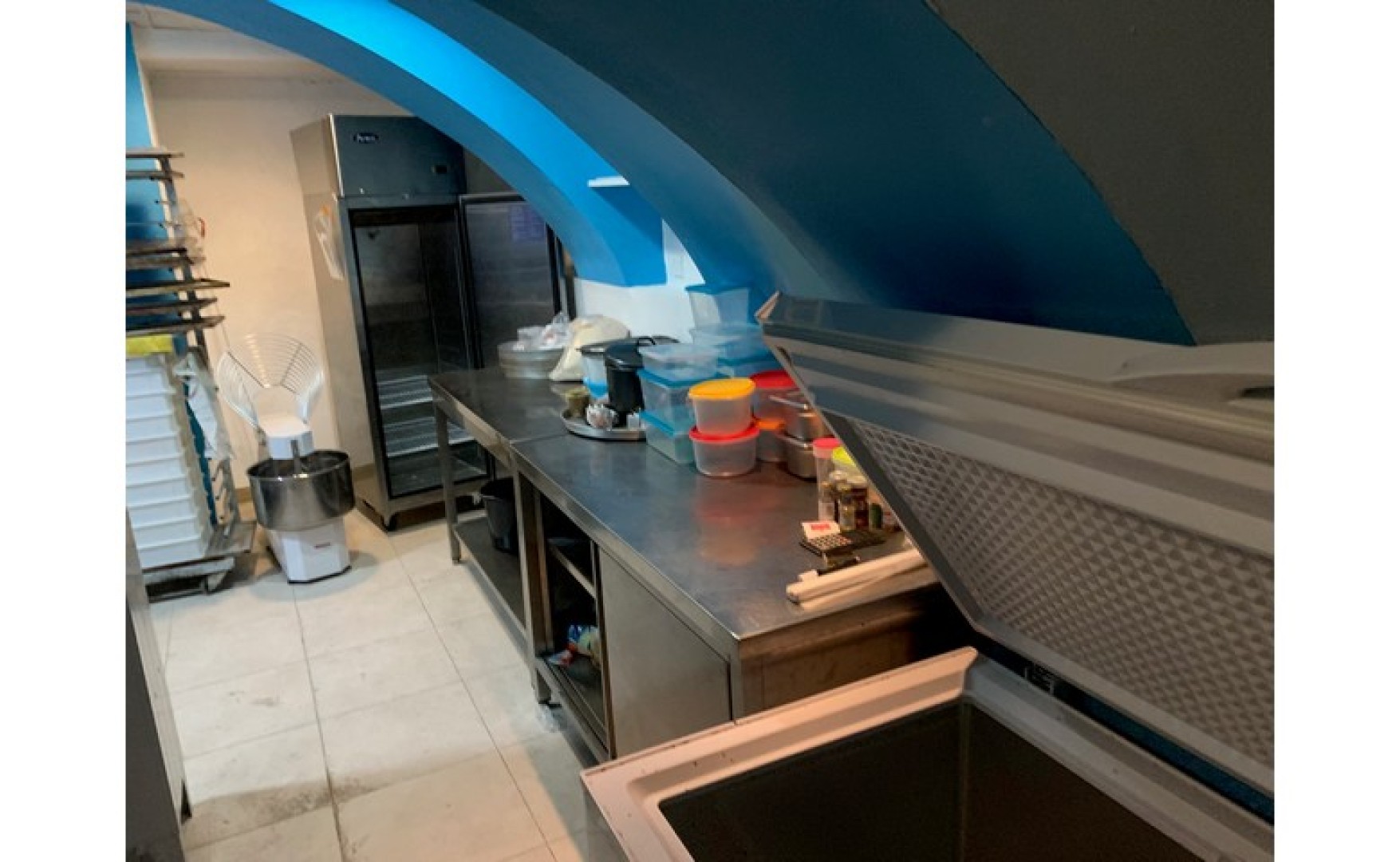 Restaurants for Rent in Malta: Nice Shop/Wine bar / Restaurant to let in Valletta with class 4D permits