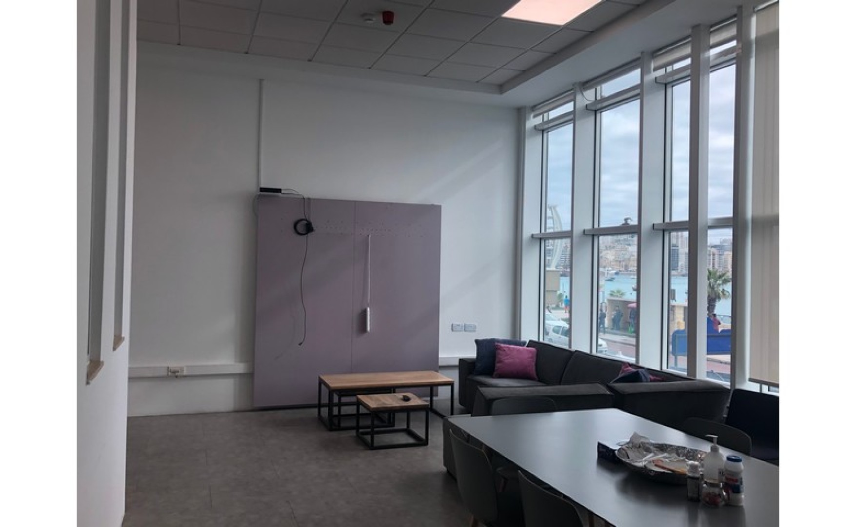 Office to let in Malta: Seafront 200sqm Commercial premises for rent on on the Strand with Great Views