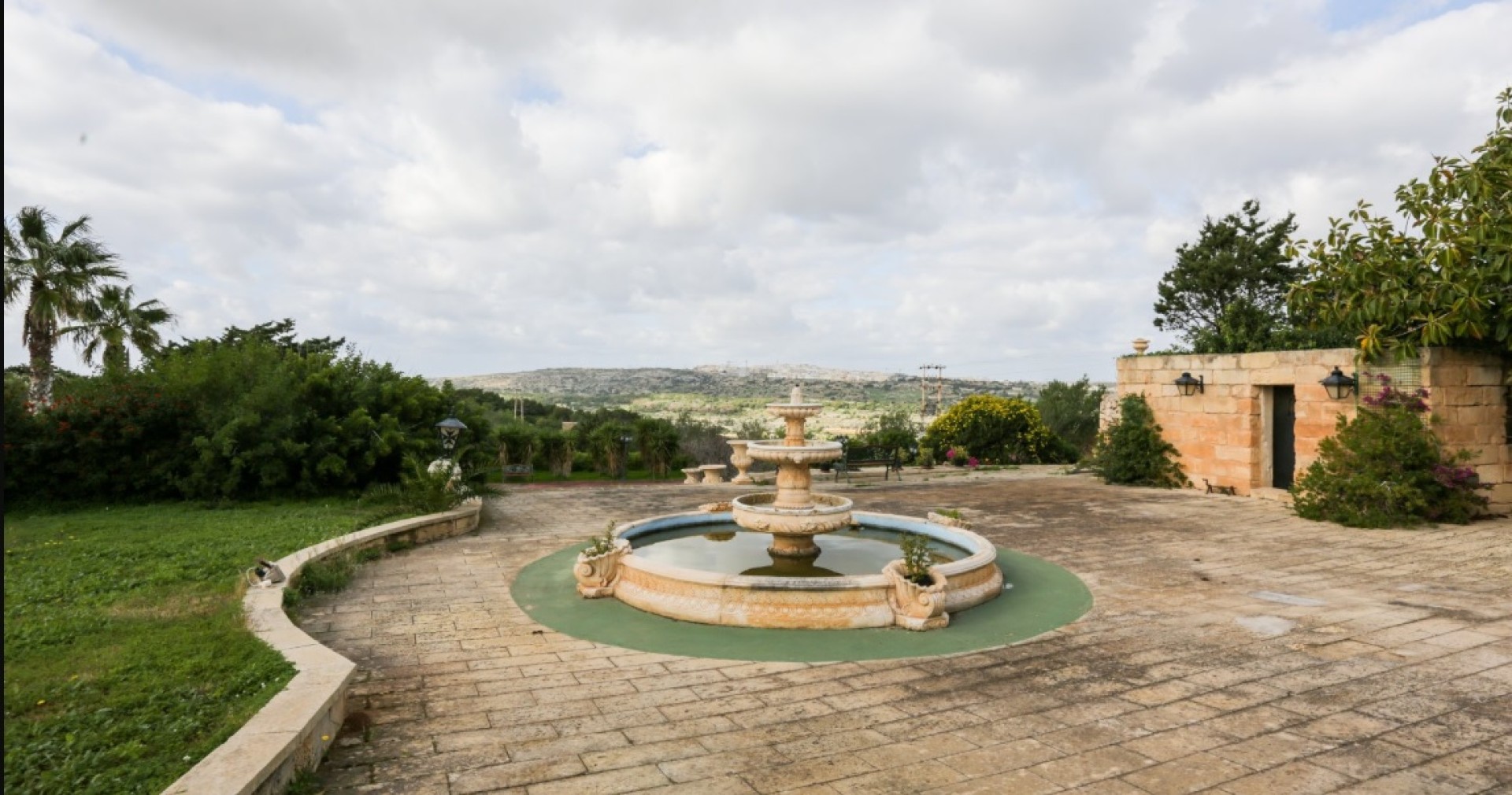 One of a kind Palazzo with Pool and vast Gardens for sale in Wardija