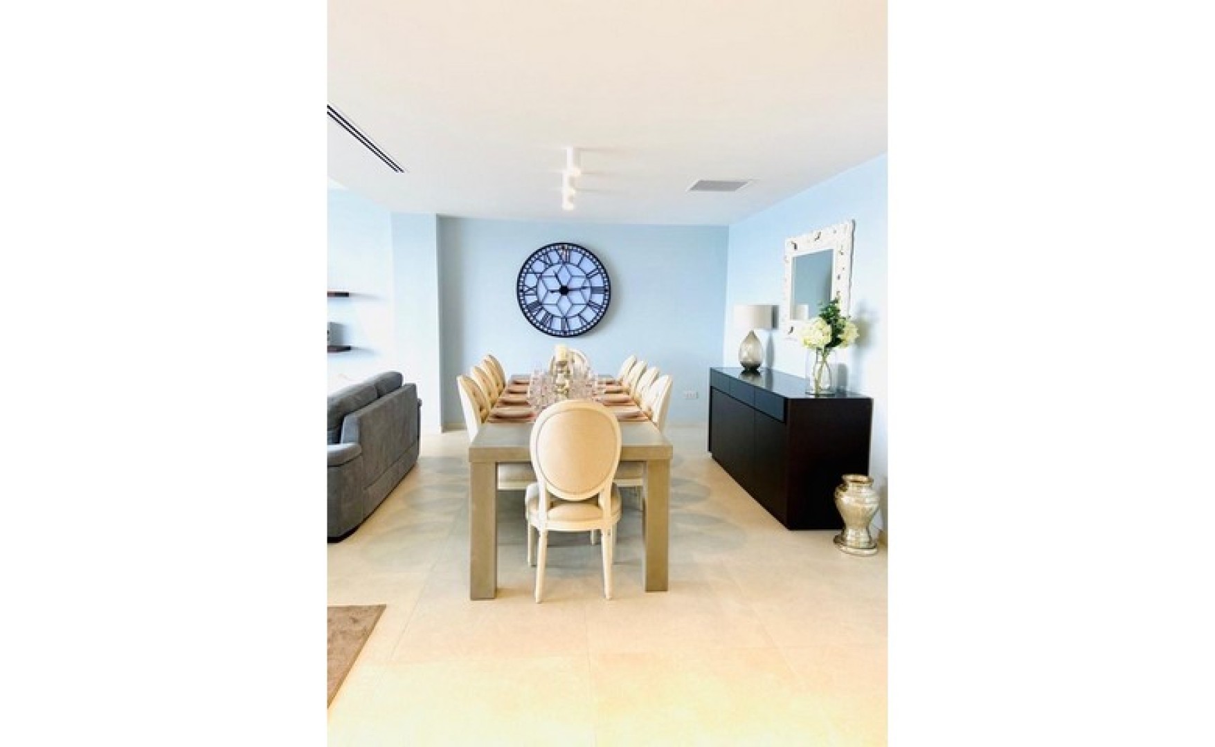 A Well finished Spacious Seafront 3 bedroom Apartment