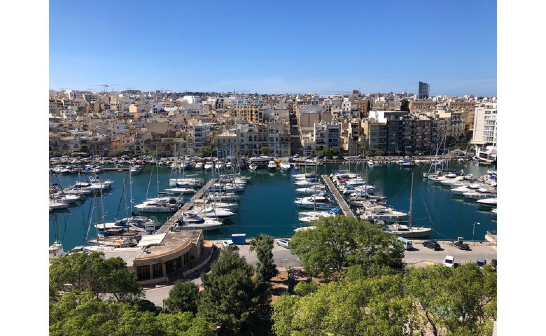 modern Office for rent Pieta with seaviews