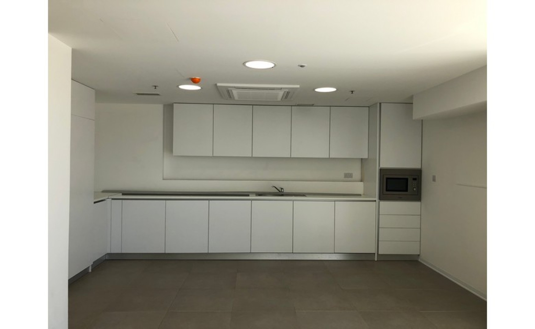 Modern Office with seaviews for rent in Sliema