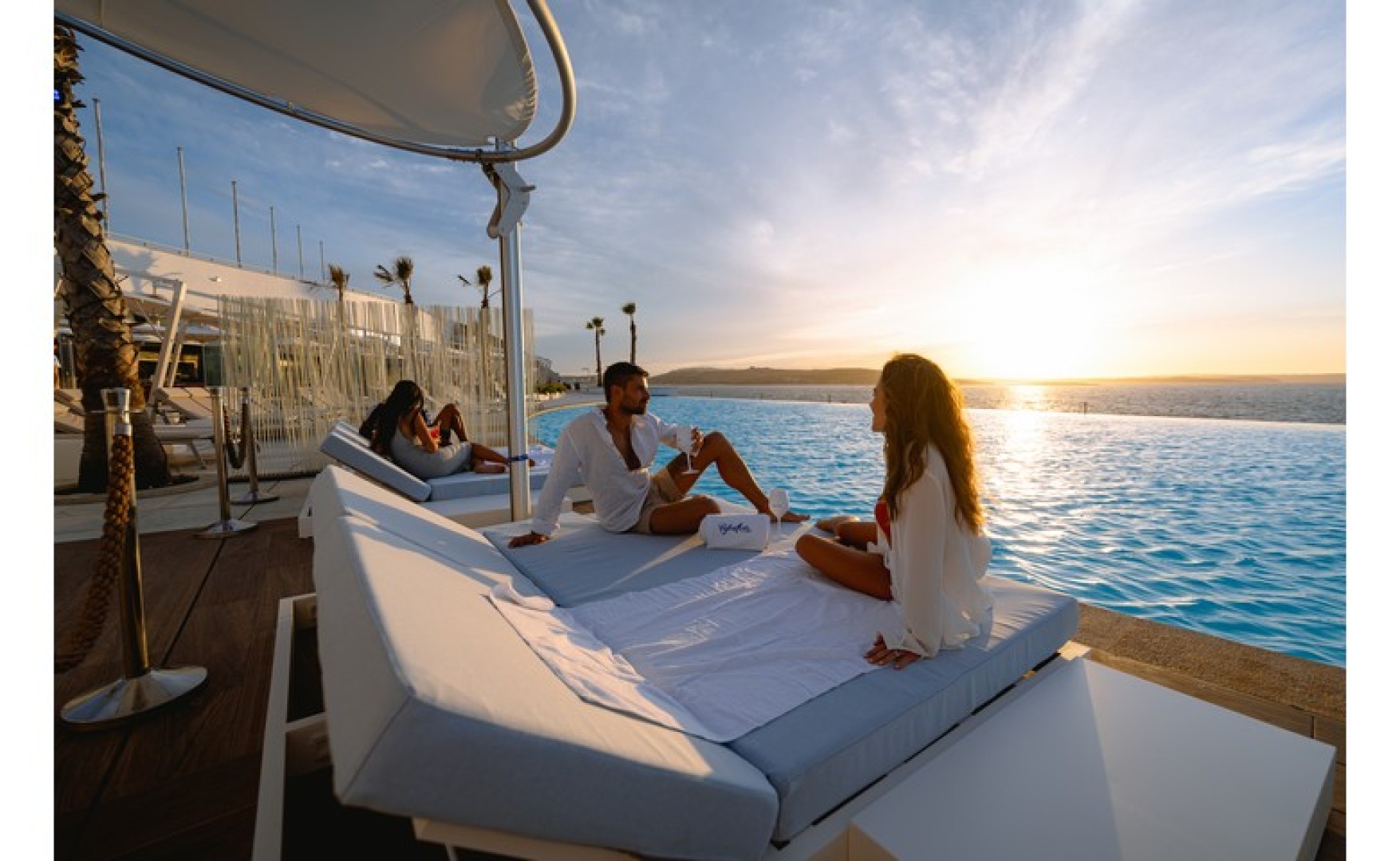 Short Lets Malta: Panoramic Venue for Private functions and Parties with Infinity Pool !