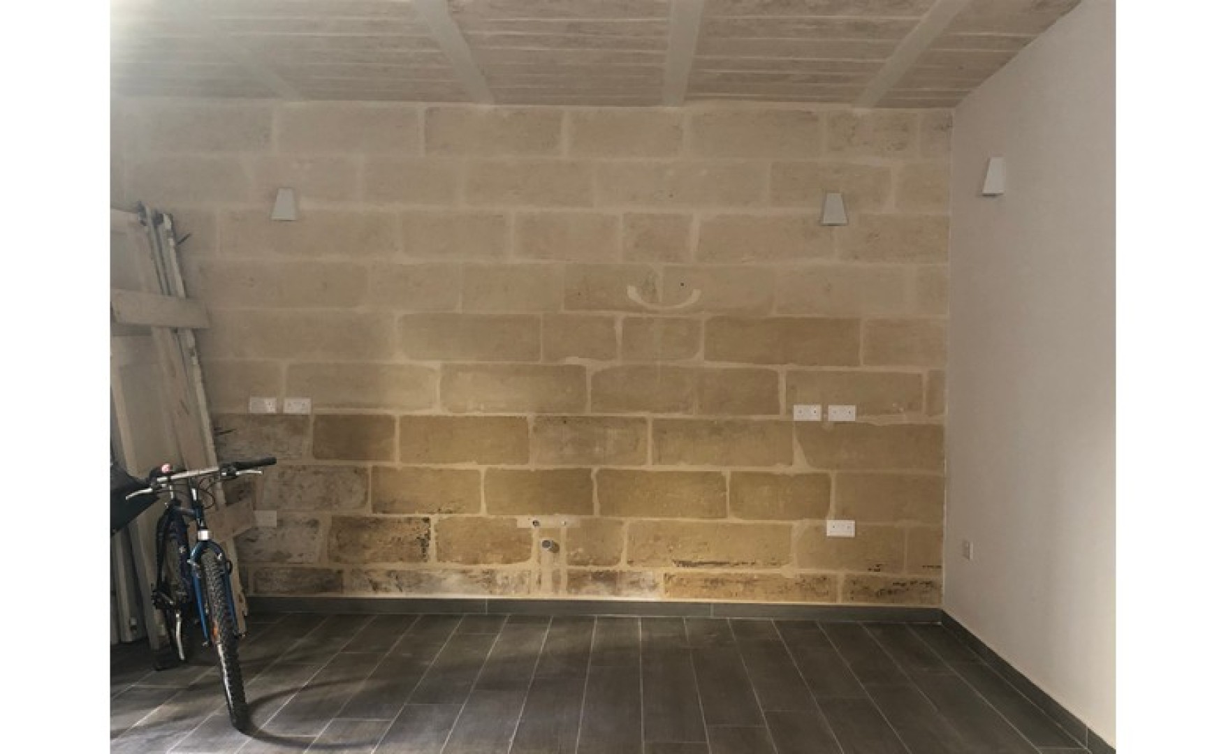 Nice Corner Takeaway for sale on merchants street, valletta