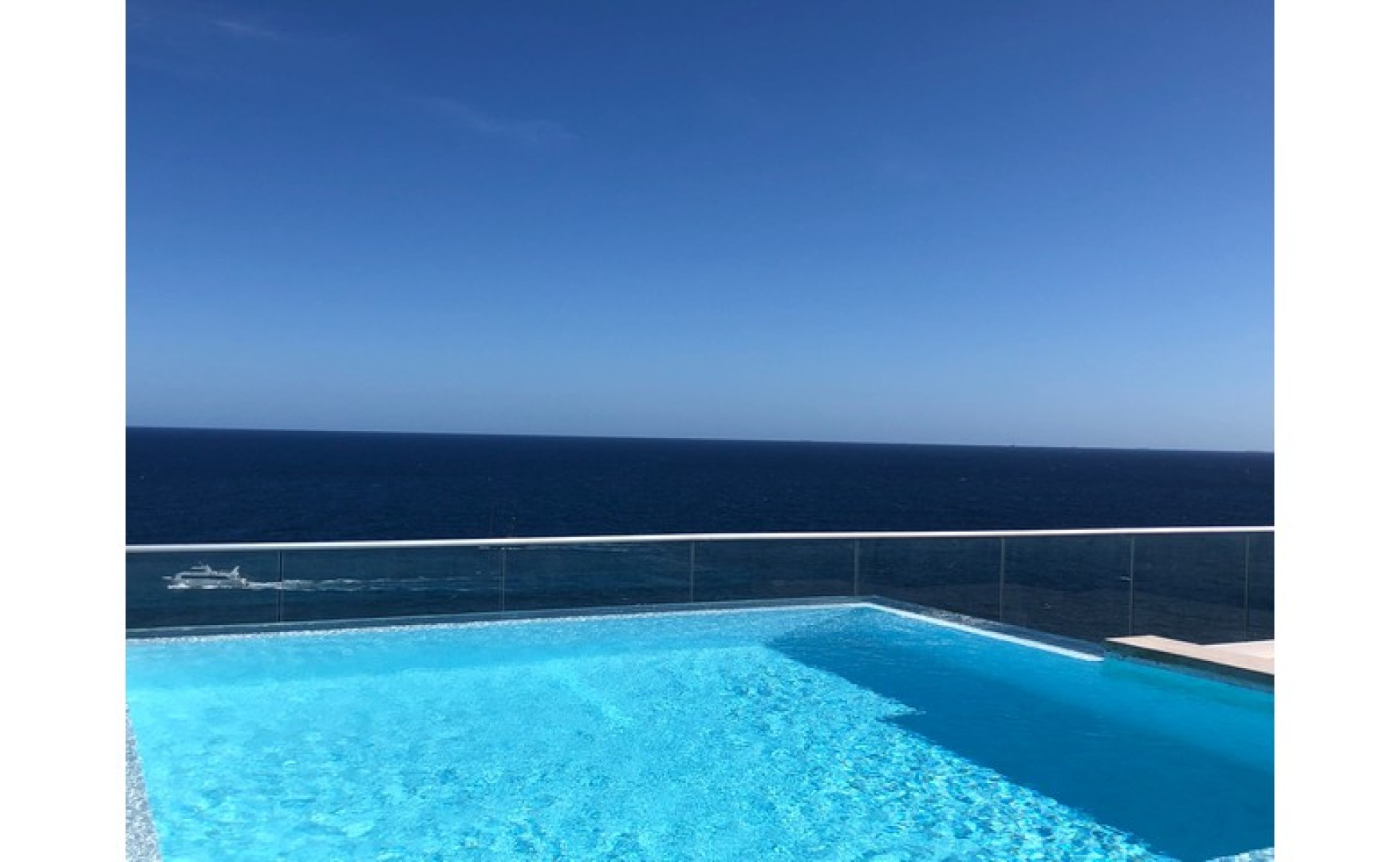 Luxury Penthouse with a pool and seaviews for rent in Sliema