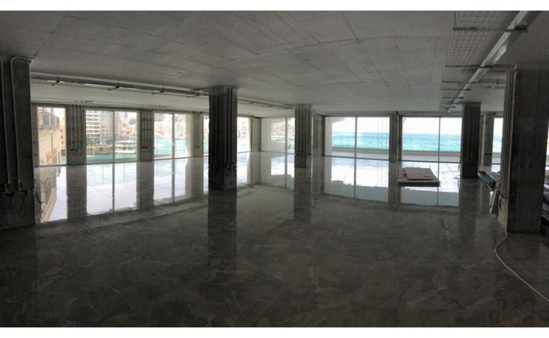 Offices for rent Malta: Office with an Internal Area 260sqm plus External Area 37sqm