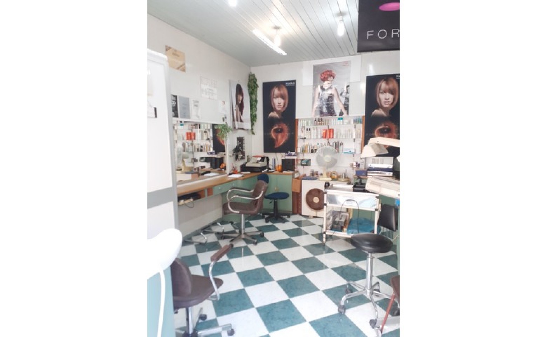 Shop to let in Malta: Kalkara 16sqm premises for rent