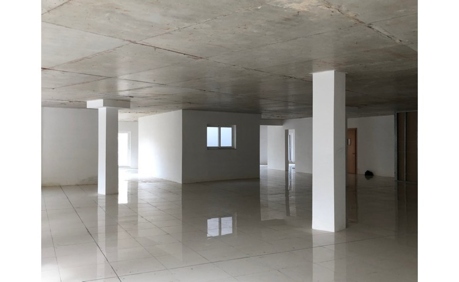 Offices for rent in St Julians that consists of 650sqm Open plan Office over looking the Waterfront