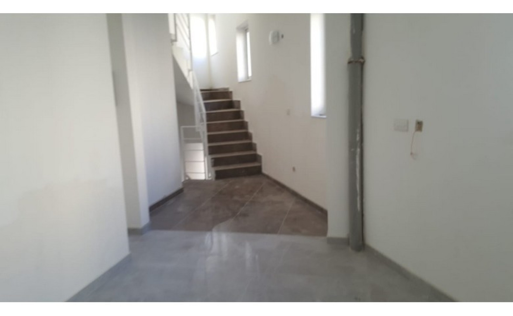 Office for rent Malta: Mriehel 125sqm commercial premises for rent