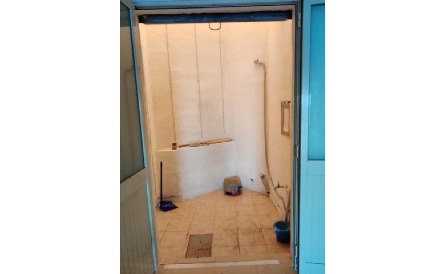 Shop to let in Malta: Bugibba 80 SQM premises for rent