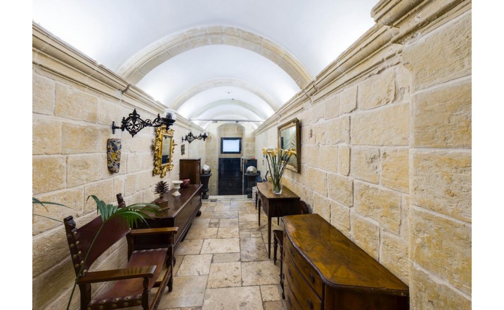 Offices to let in Malta: Highly Finished Office Palazzo For Rent in Valletta, Various Sizes Available