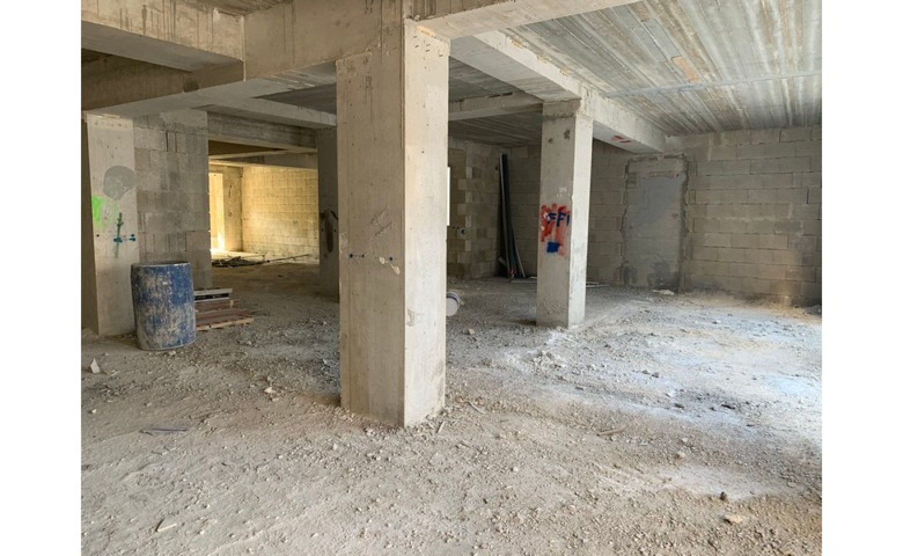 Shop for rent in Iklin that consists of 230 sqm