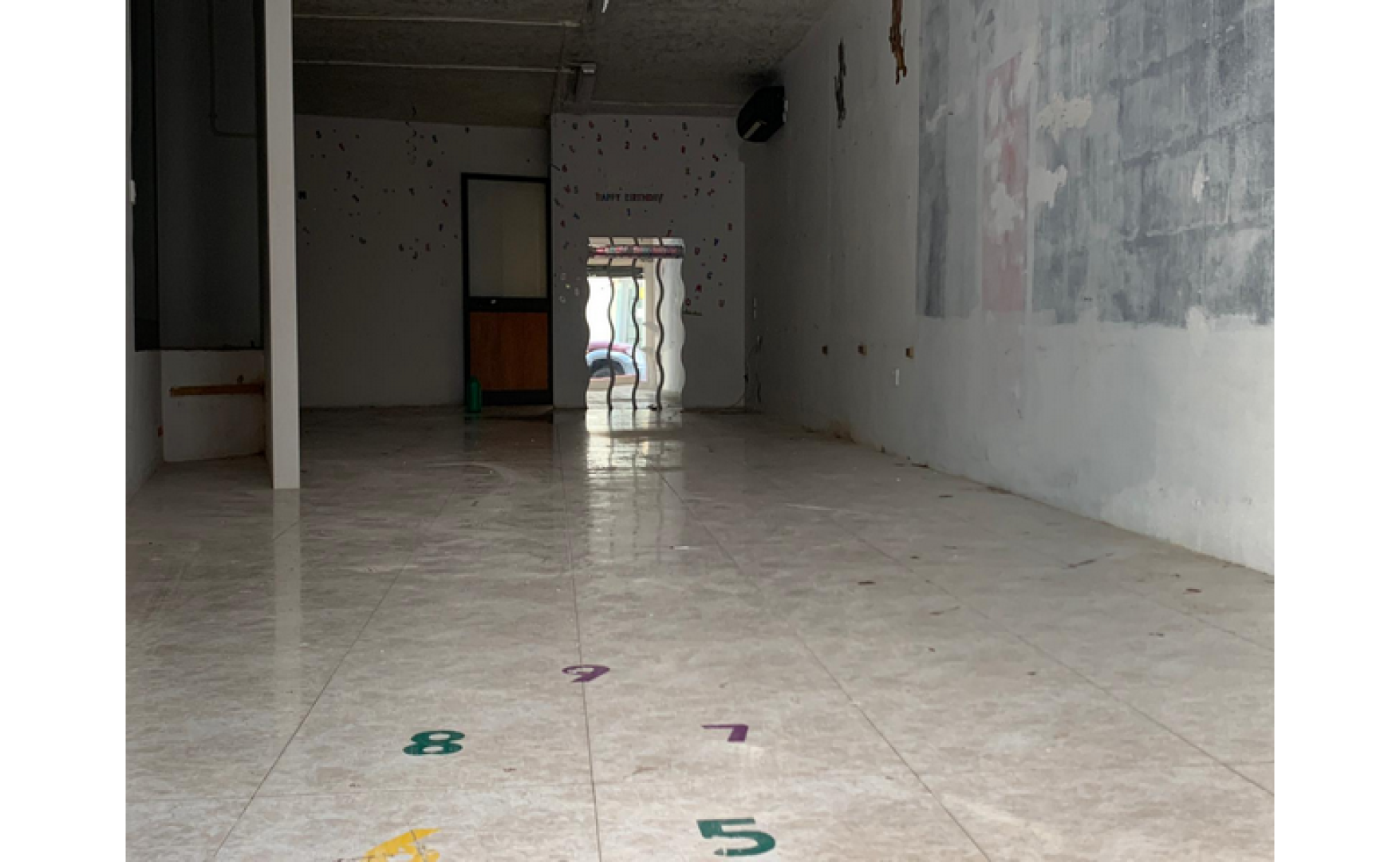 Shops for rent Malta: 90sqm premises to rent in San Gwann
