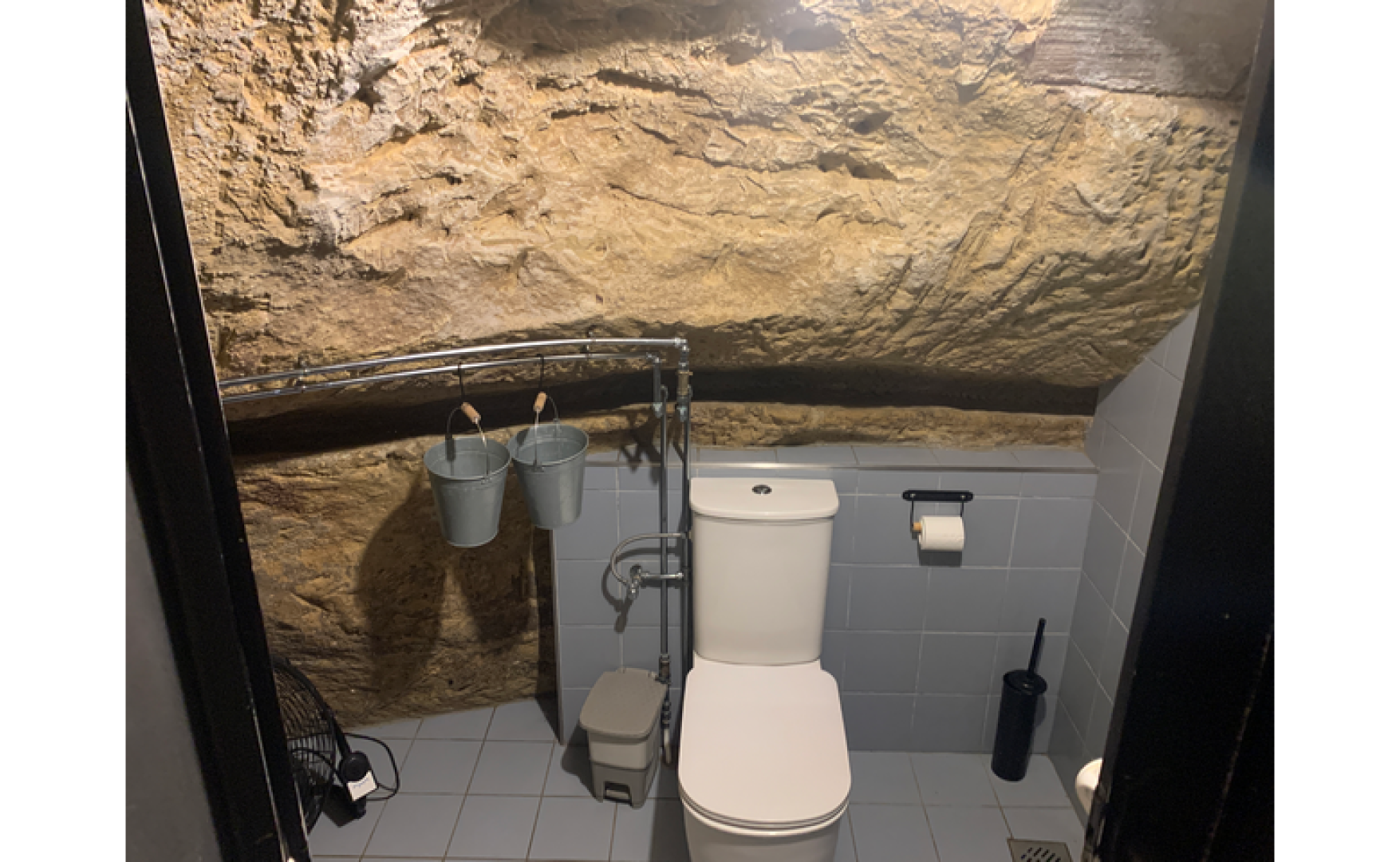 Real estate Malta: 40sqm commercial premises for rent in Valletta