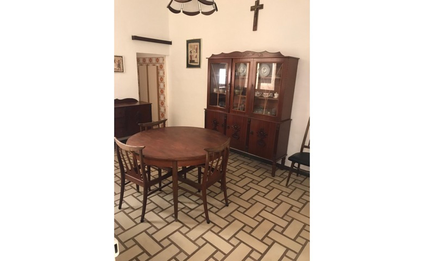 Offices / Apartments for rent in Malta: Spacious Office / Apartment with 3 bedrooms in Floriana
