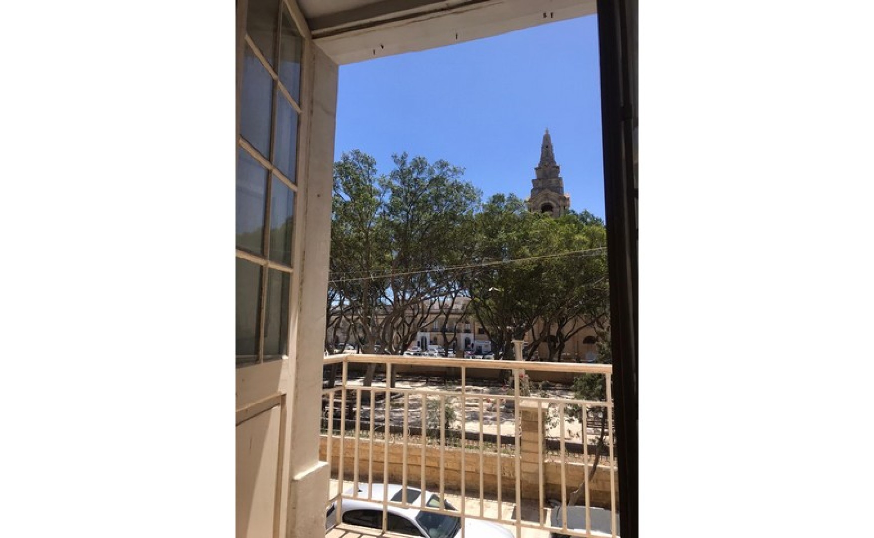 Offices / Apartments for rent in Malta: Spacious Office / Apartment with 3 bedrooms in Floriana