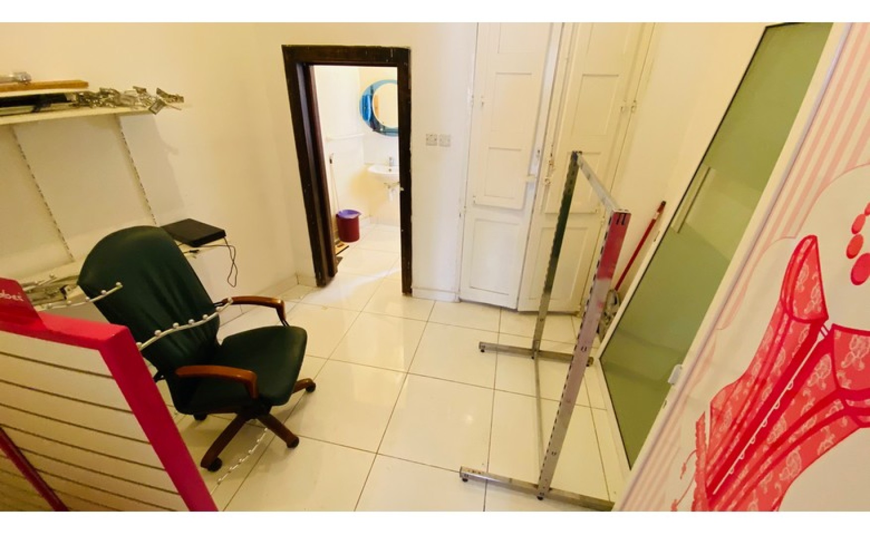Shops for rent in Malta: Birkirkara commercial premises to let with class 4B permits