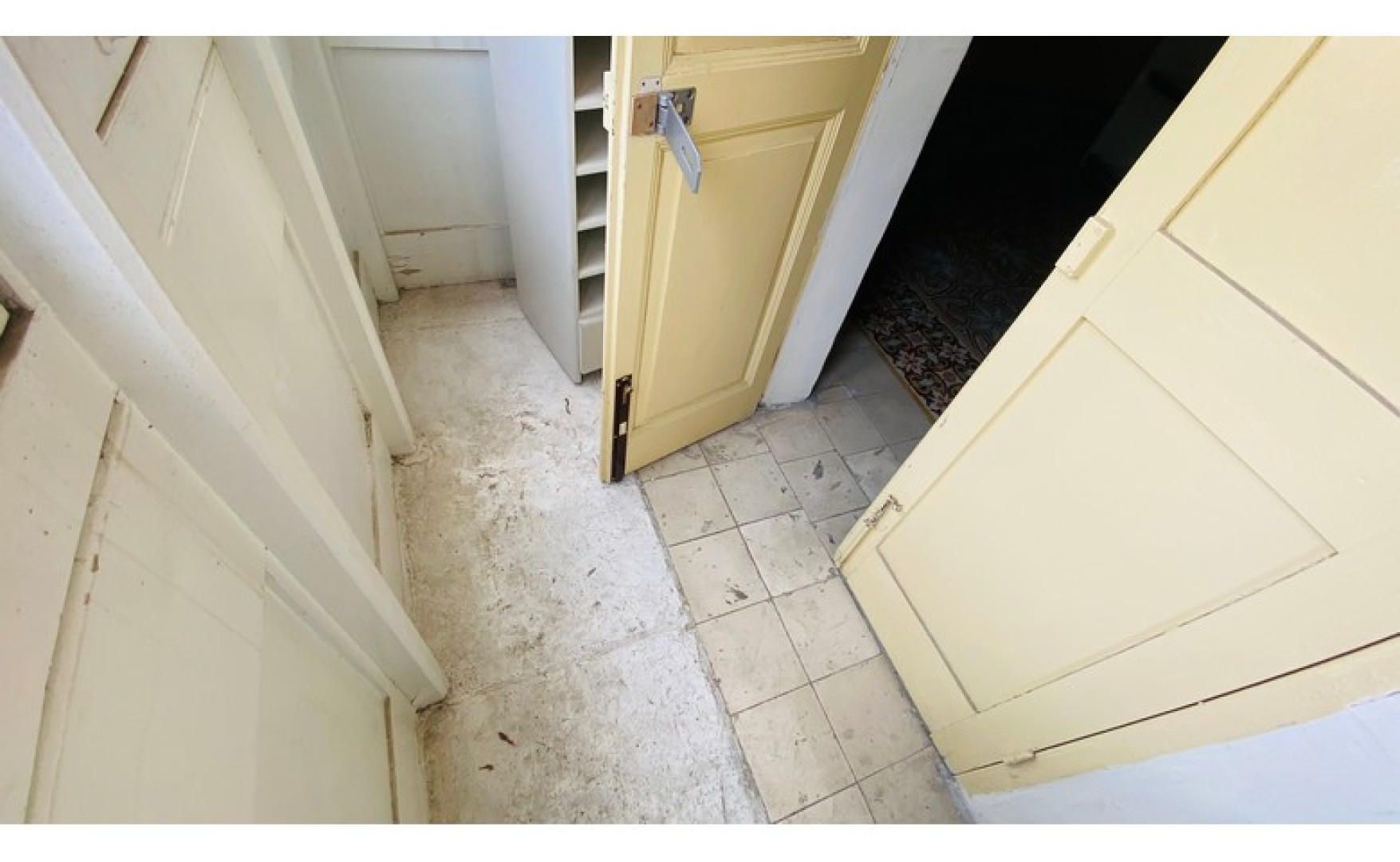 Shops for rent in Malta: Birkirkara commercial premises to let with class 4B permits