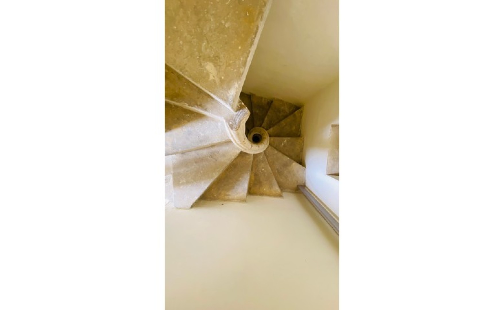 Shops for rent in Malta: Birkirkara commercial premises to let with class 4B permits