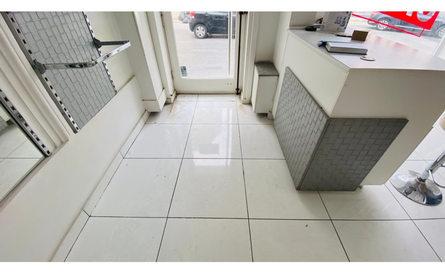 Shops for rent in Malta: Birkirkara commercial premises to let with class 4B permits