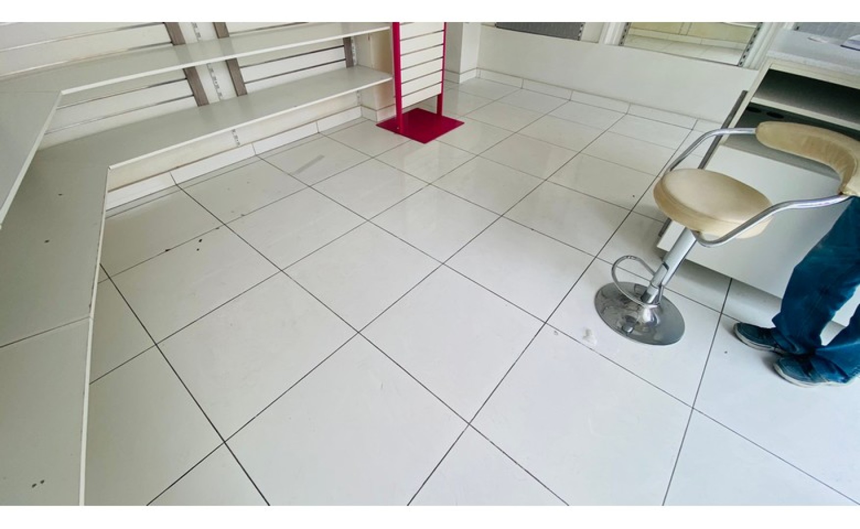 Shops for rent in Malta: Birkirkara commercial premises to let with class 4B permits