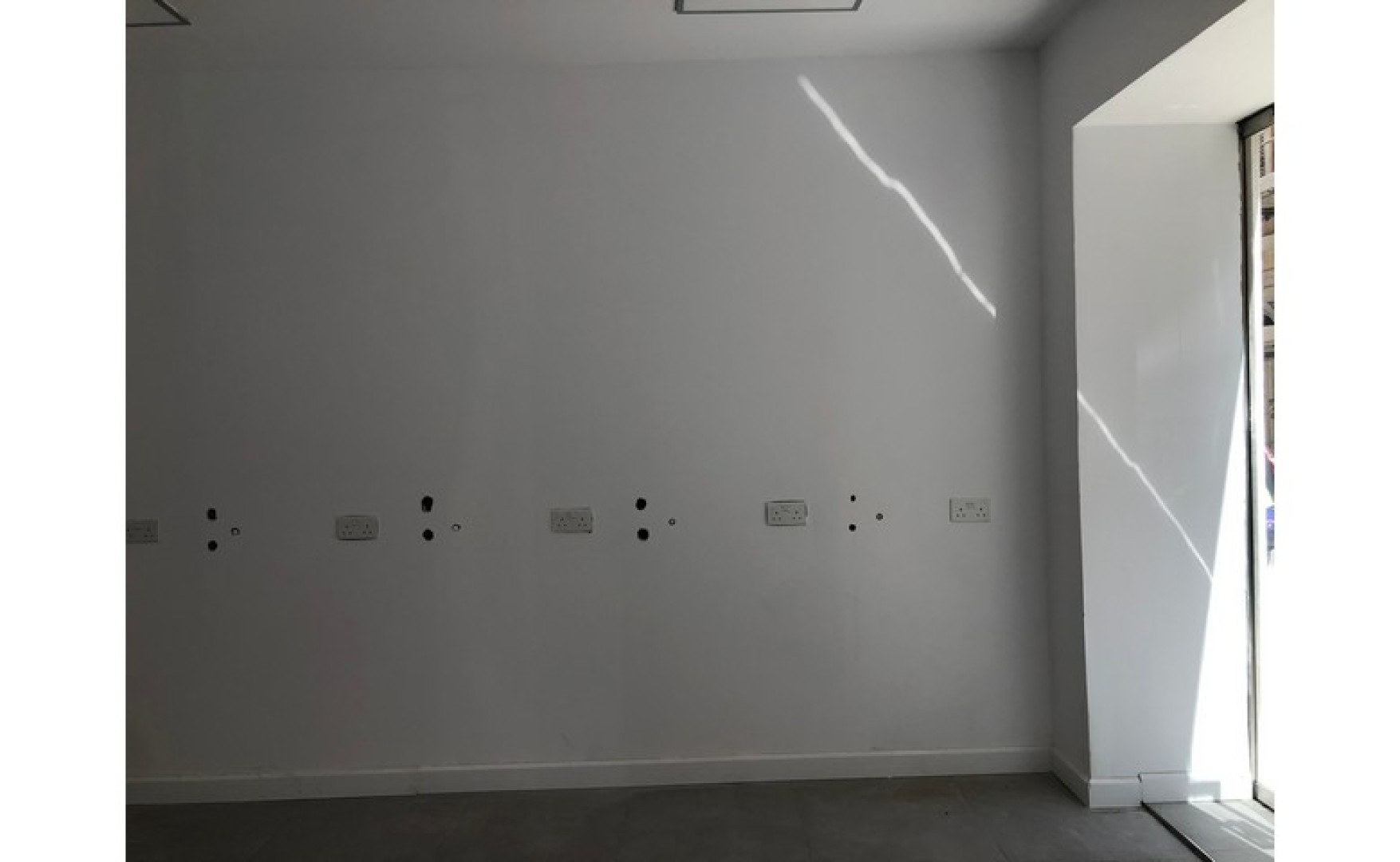 Shop to let Malta: Brand new Sliema corner shop / office for rent