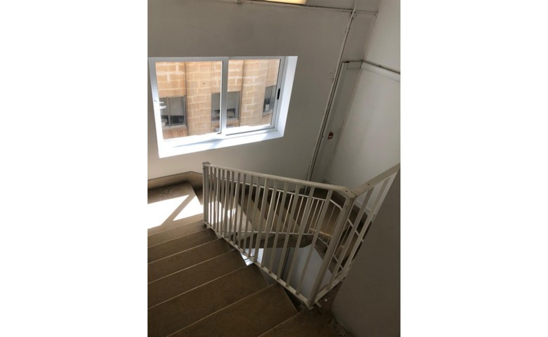 Office for rent in Malta: An office to let in Sliema with an area of 120sqm