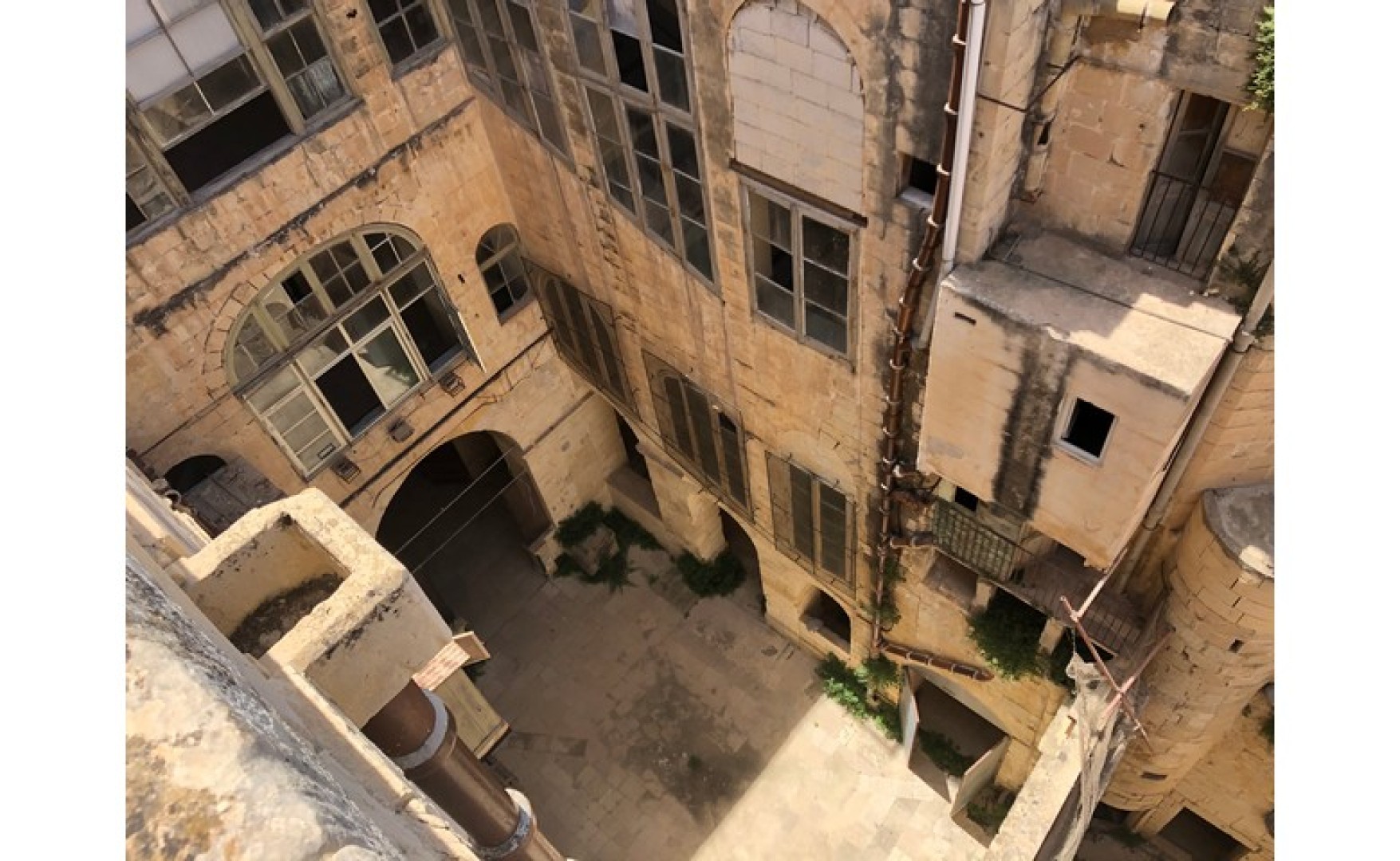 Real estate Malta: This is a Stunning Palazzo For Rent over 4 floors in the heart of Valletta