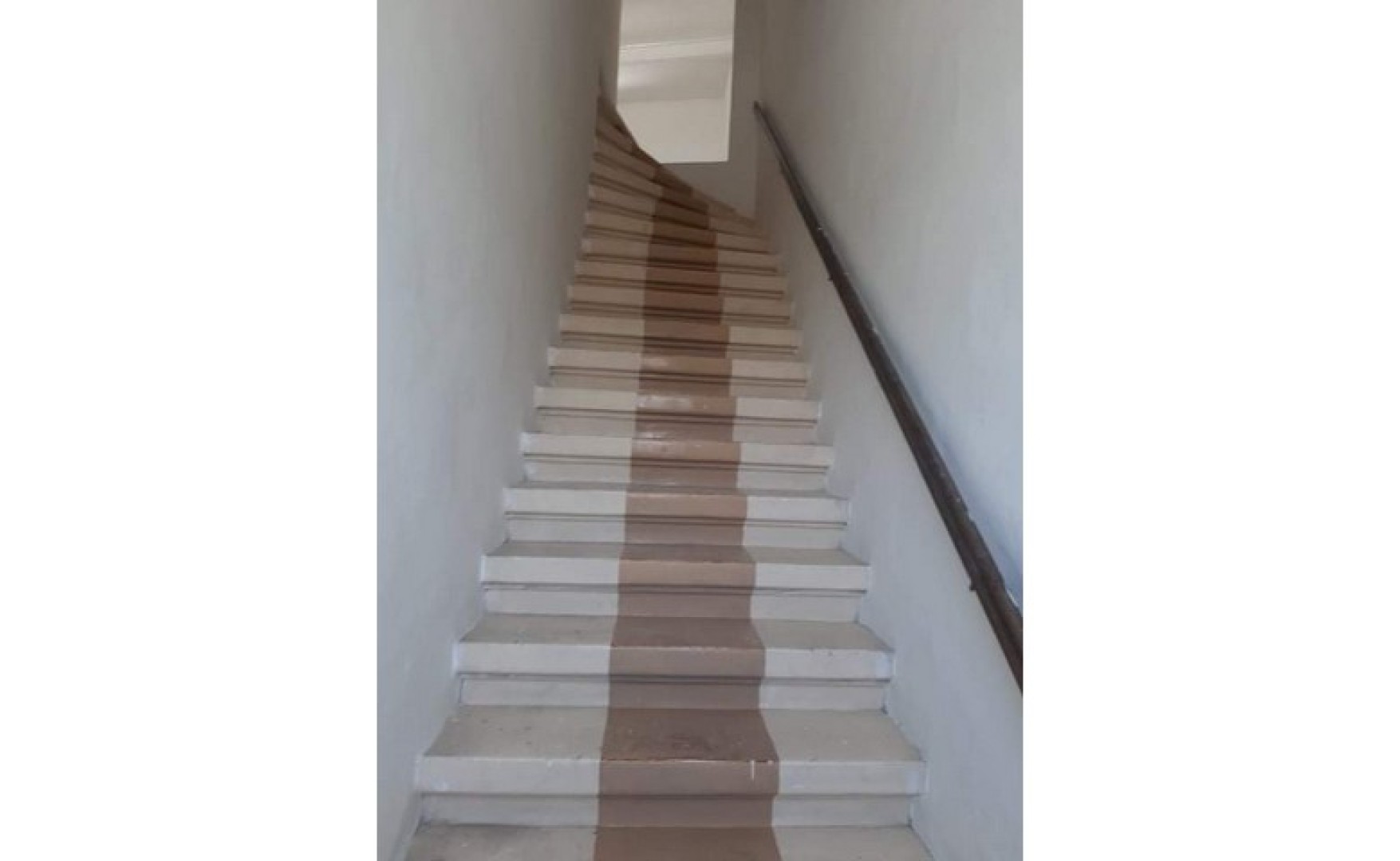 Offices for rent Malta:Central office for rent in Marsa