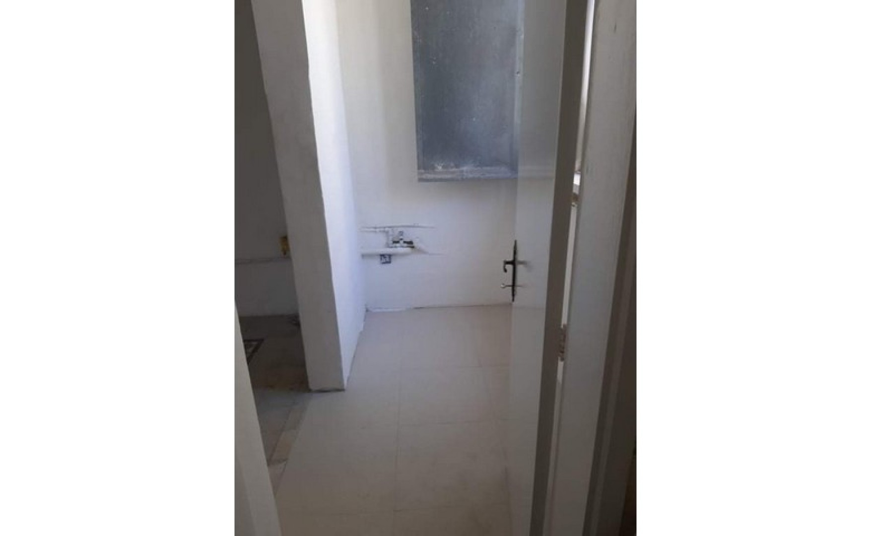 Offices for rent Malta:Central office for rent in Marsa