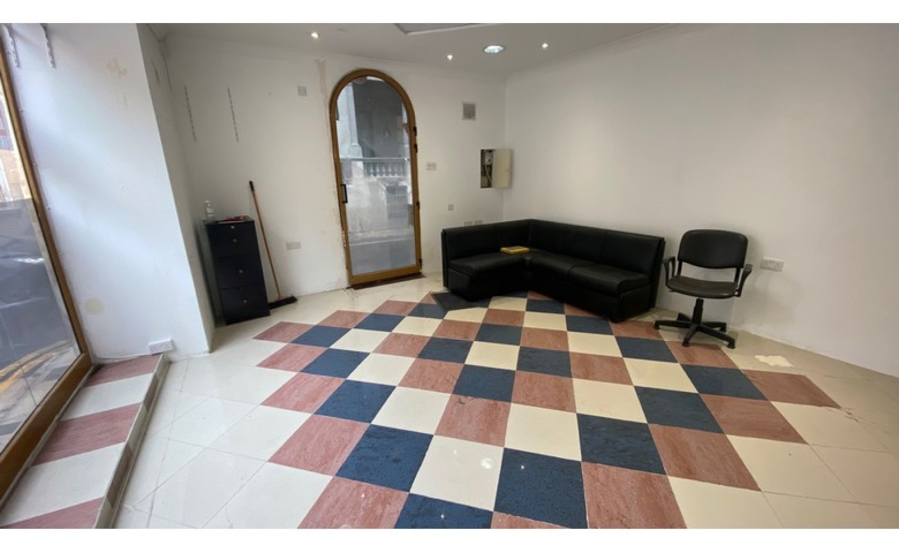Shops for rent in Malta: 45sqm commercial premises in Rabat