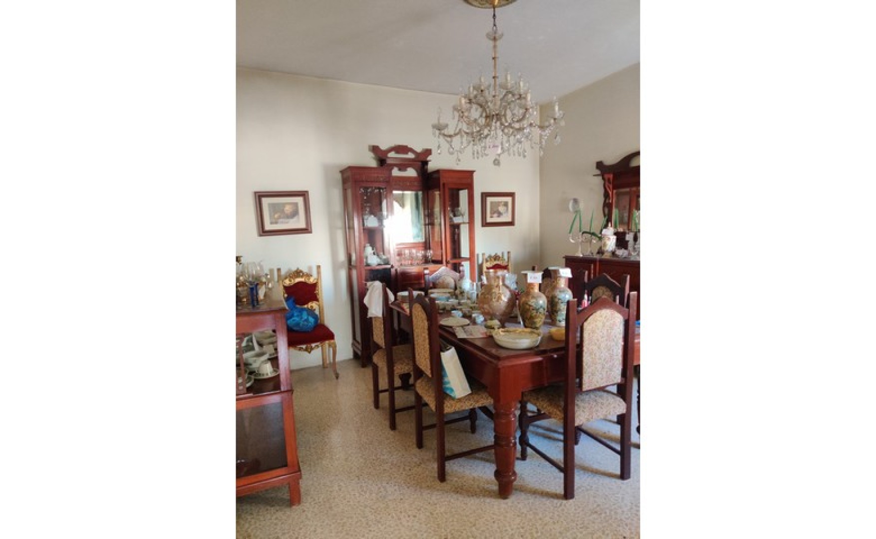 Estate agents Malta: Shop and a large house for rent to be rented out together