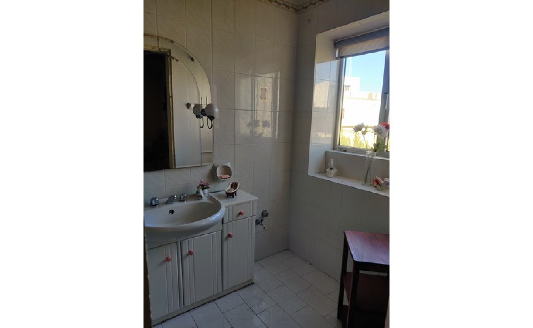 Estate agents Malta: Shop and a large house for rent to be rented out together