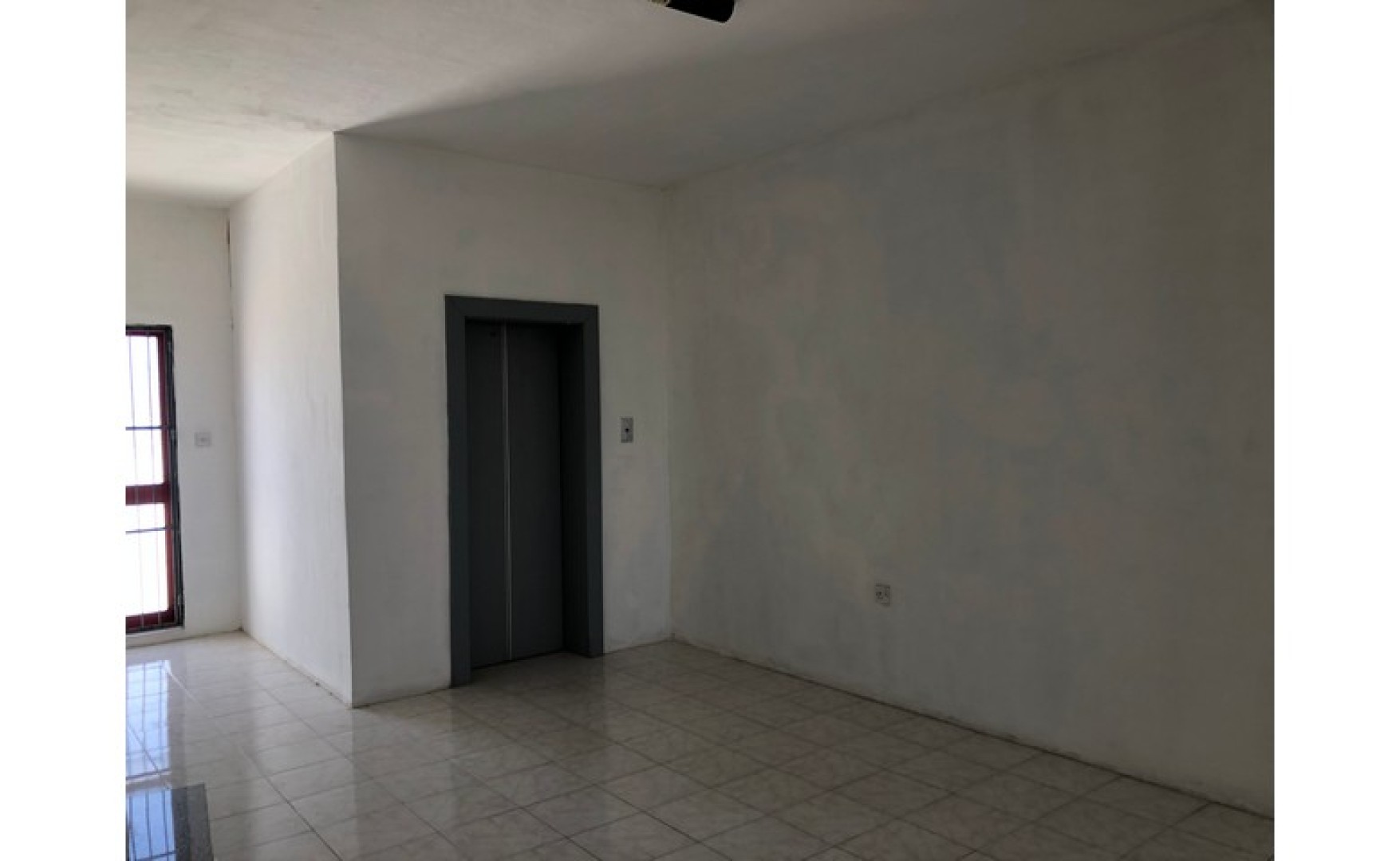 Mriehel 1100sqm Corner Commercial premises for rent with parking