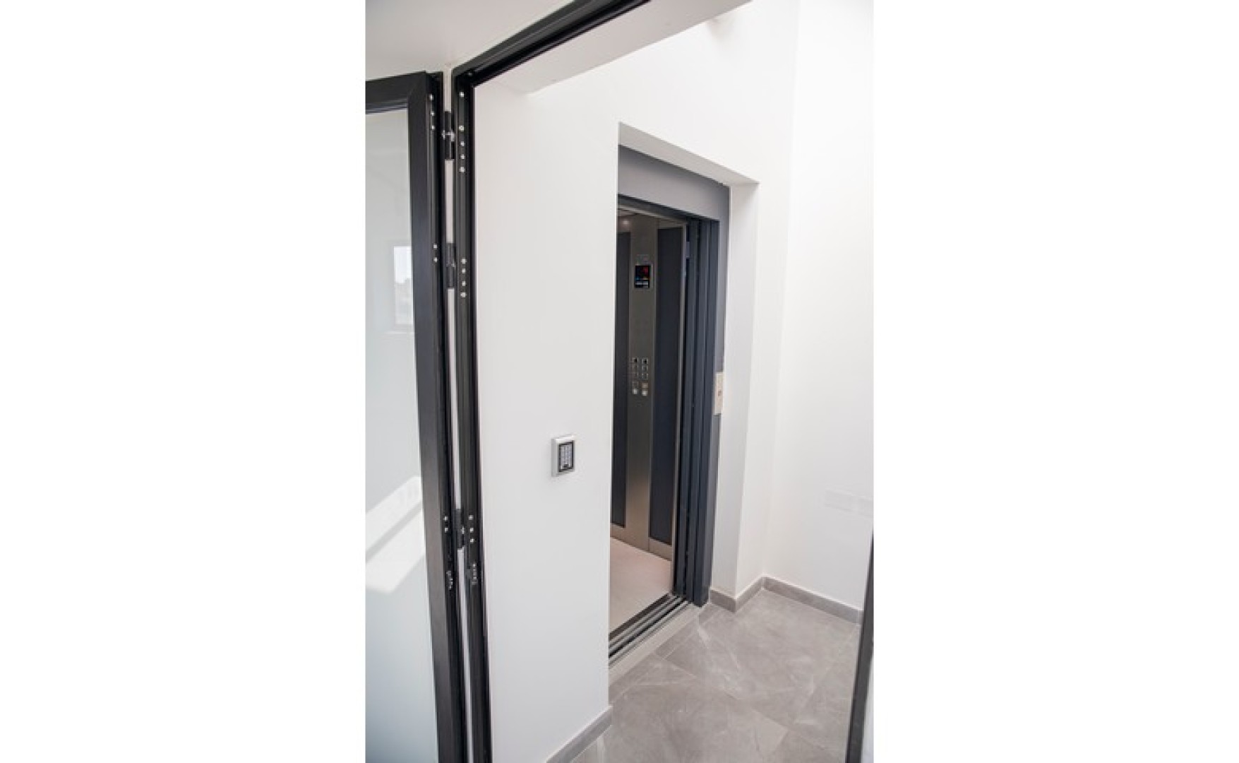 Offices for rent Malta: Central office to let in Marsa with an area of 80sqm