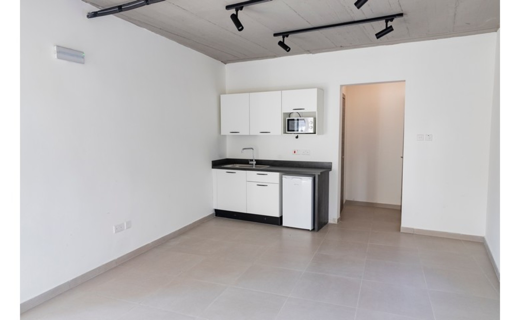 Offices for rent Malta: Central office to let in Marsa with an area of 240sqm