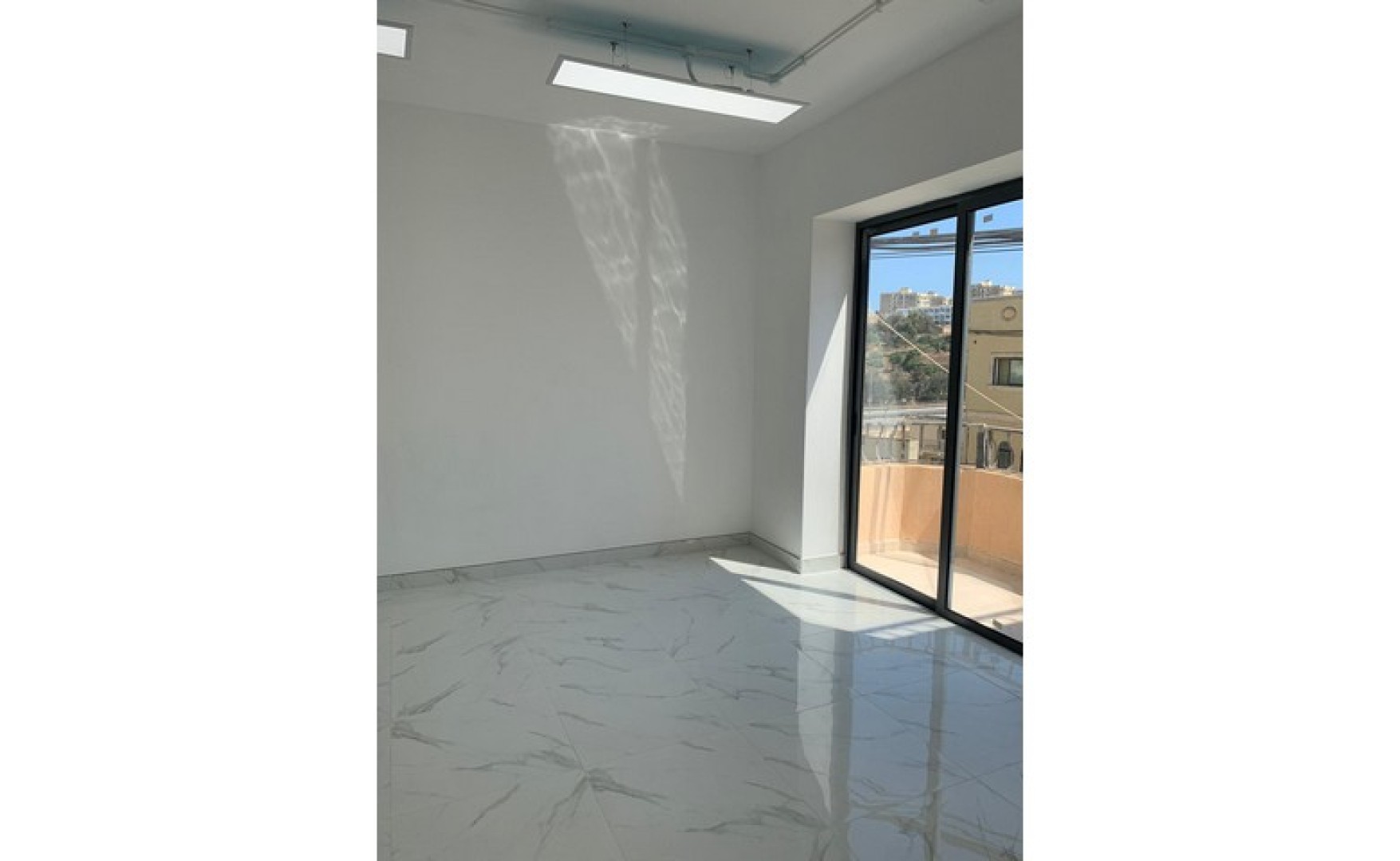 105sqm office to rent in Swieqi