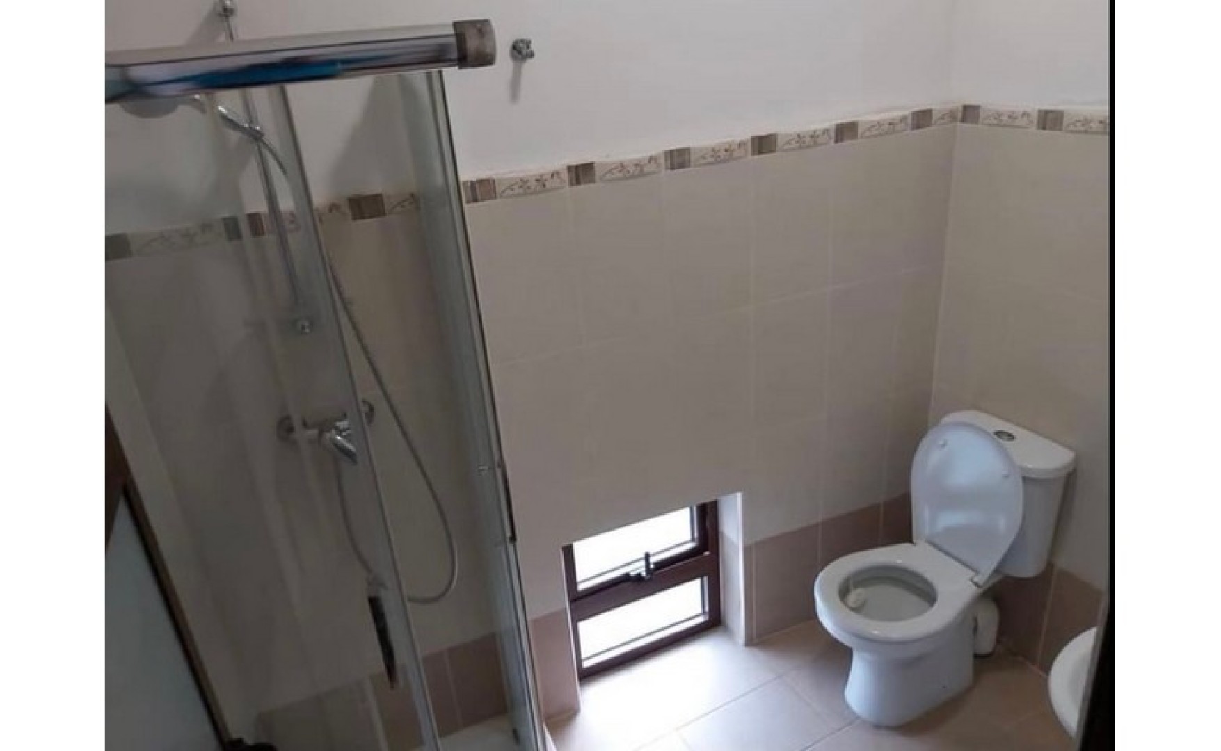 Class 4b Shop / Office in Attard for Rent 100sqm