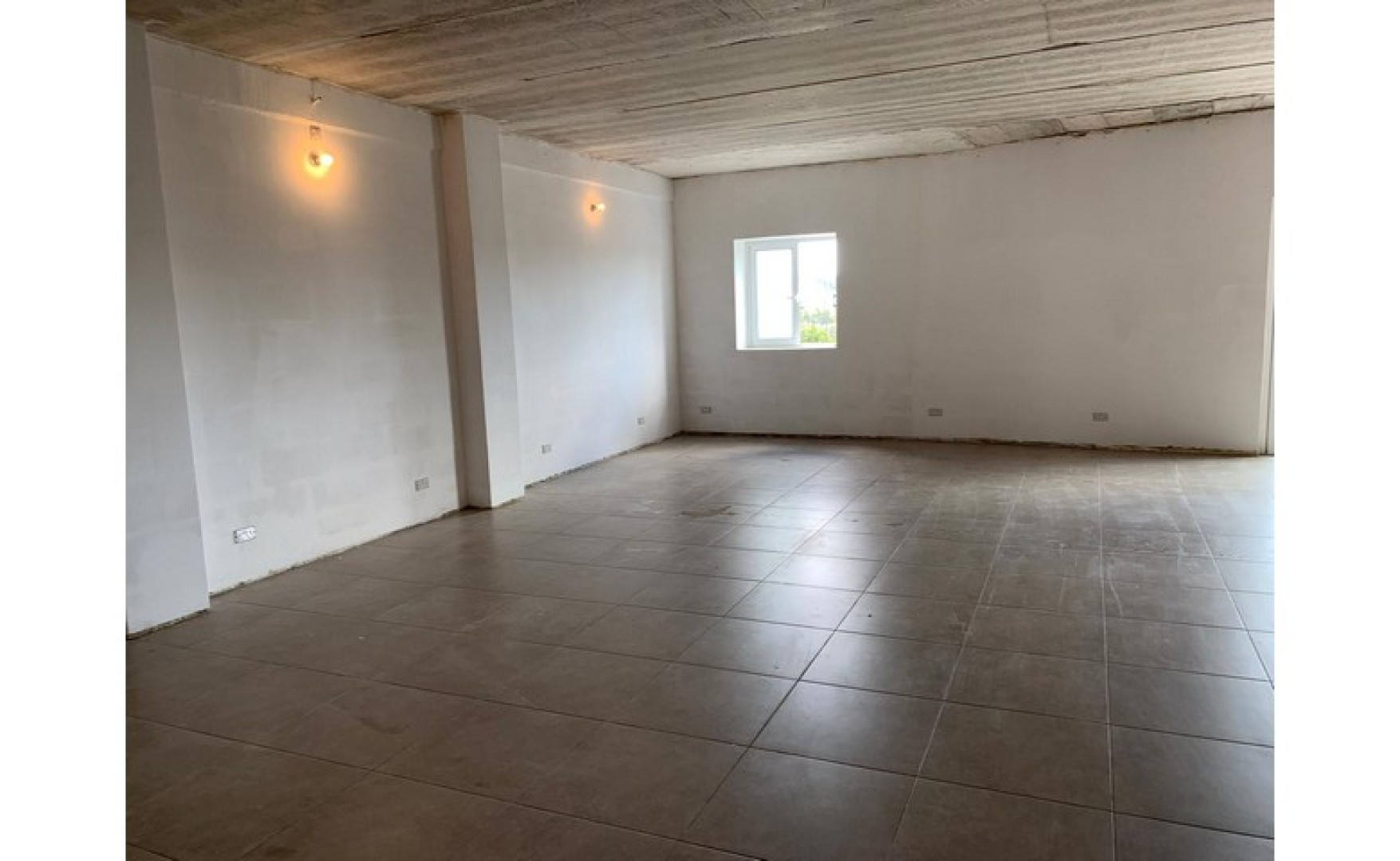 Office to let Malta: Qormi 148sqm commercial premises for rent