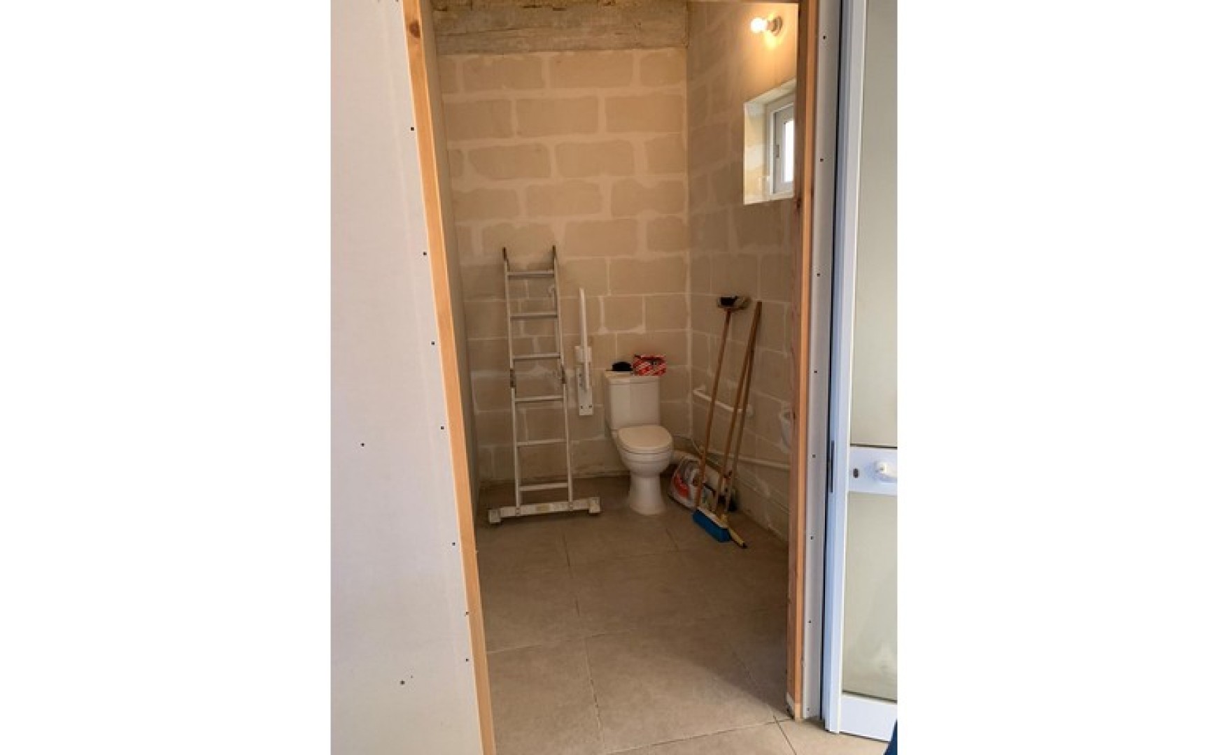 Office to let Malta: Qormi 148sqm commercial premises for rent