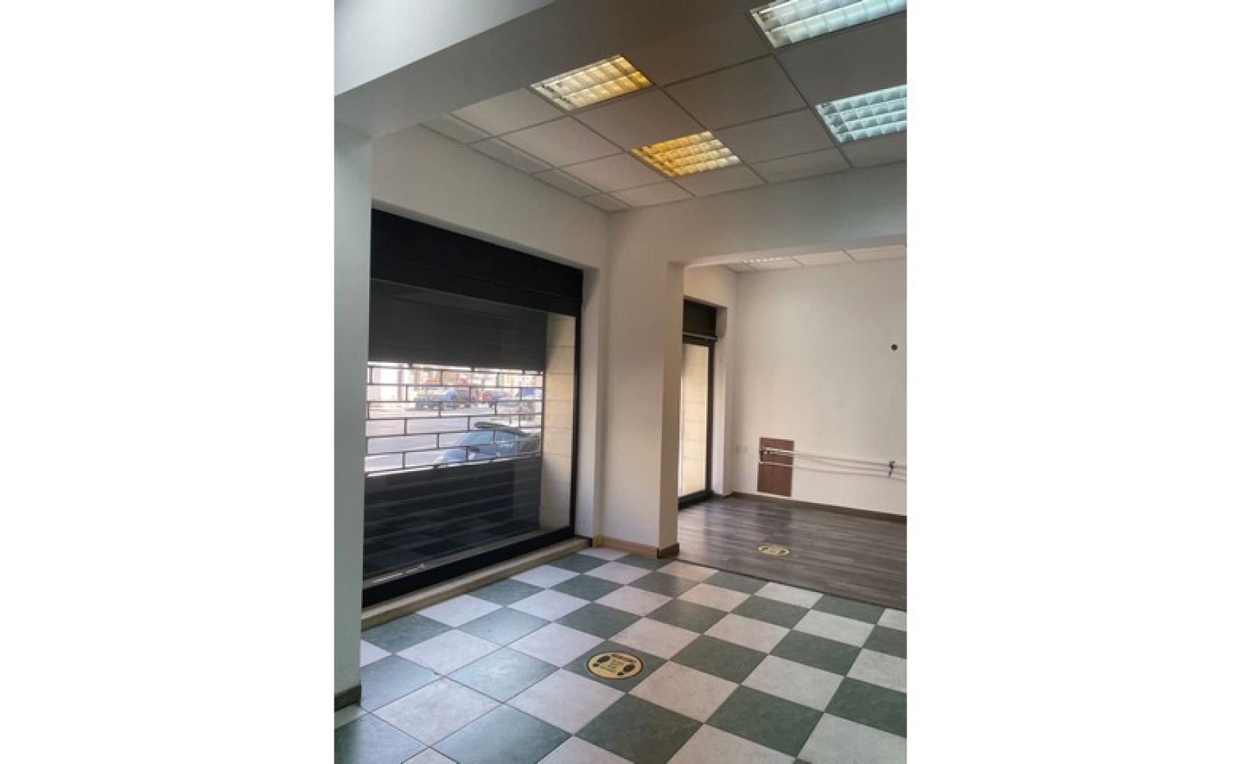 Shop to let in Malta: Gzira 55sqm premises for rent with class 4B permits