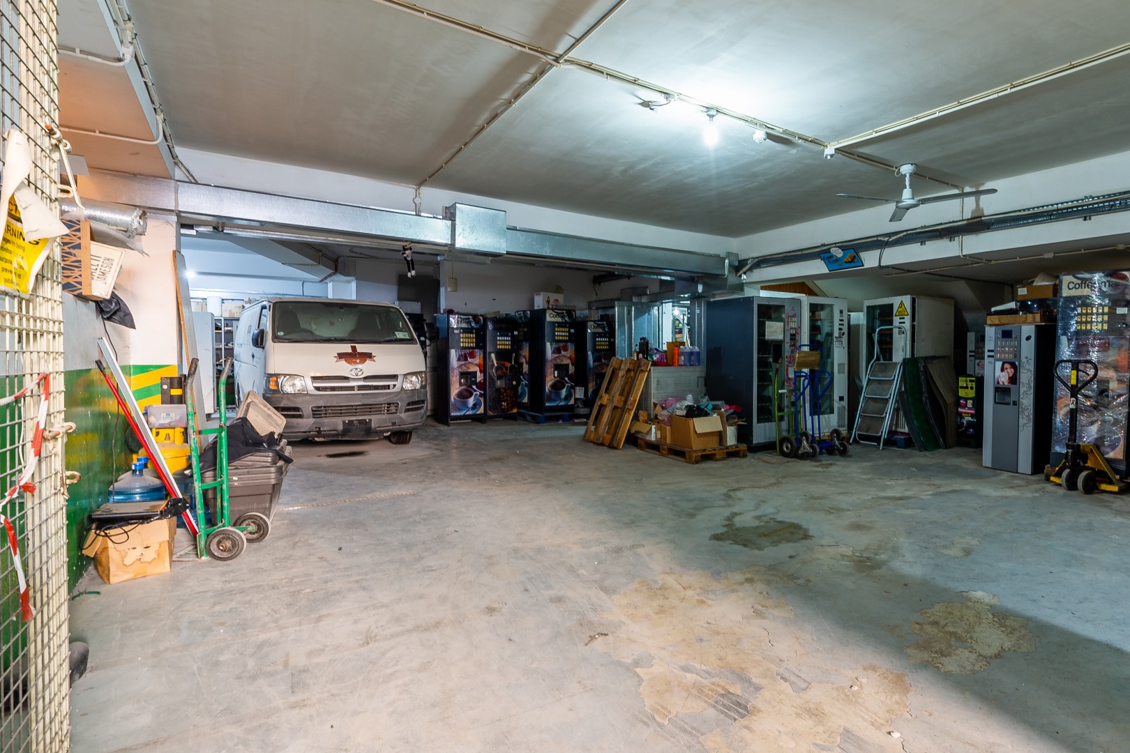 Malta warehouse: Commercial Premises in Naxxar for sale