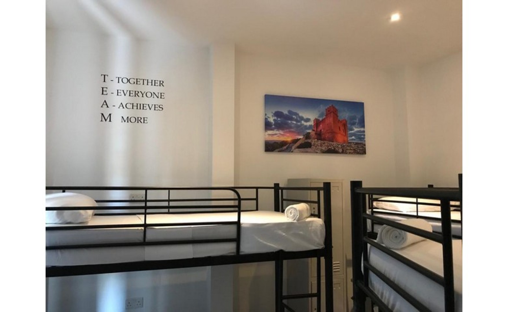 Estate agents Malta: Hostel for rent in St Julian's