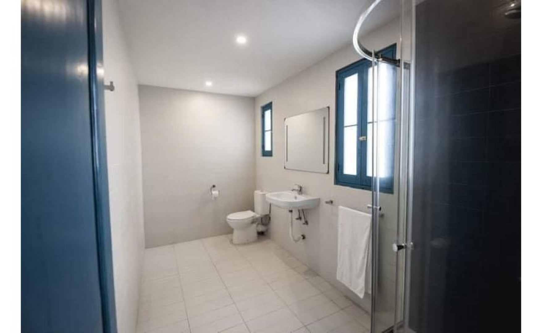 Estate agents Malta: Hostel for rent in St Julian's