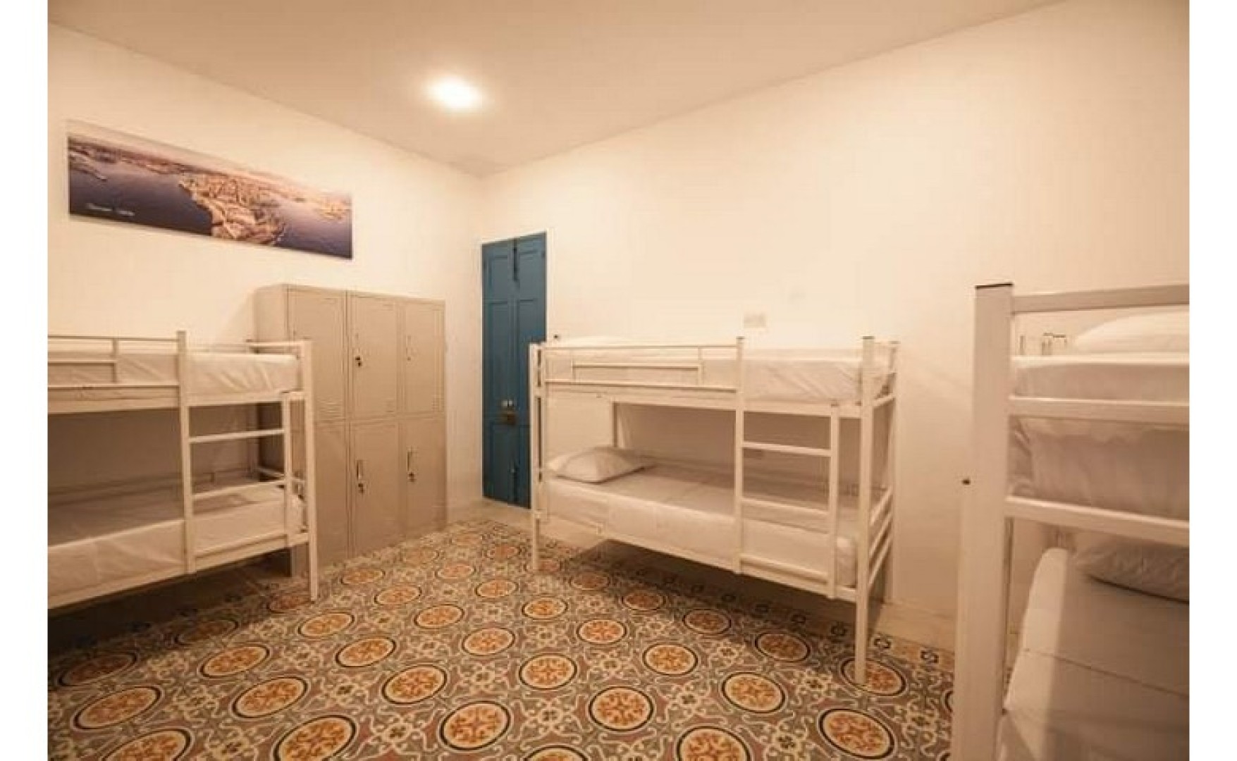 Estate agents Malta: Hostel for rent in St Julian's
