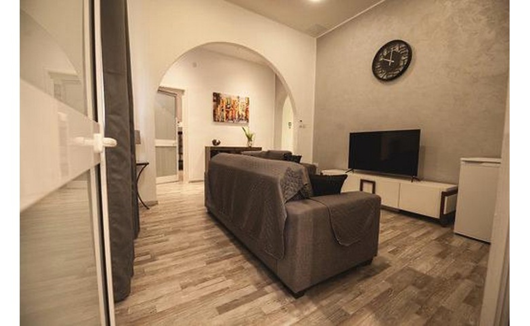 Estate agents Malta: Hostel for rent in St Julian's