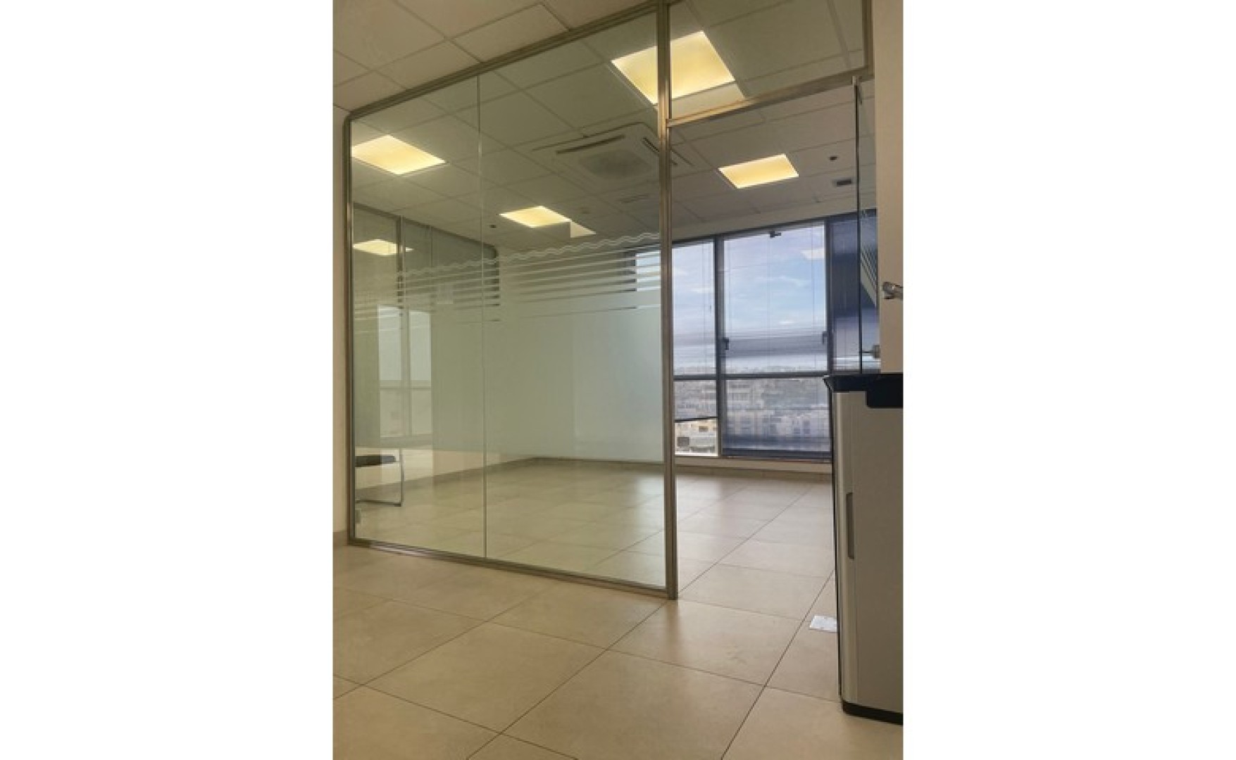 215 sqm office space for rent in Portomaso